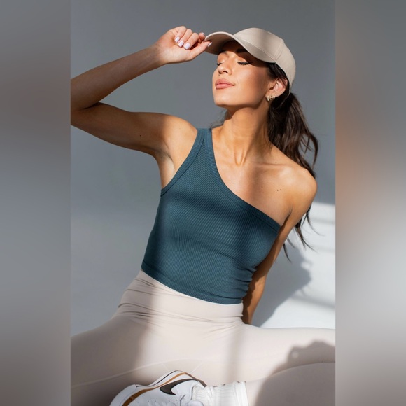 Josie One-Shoulder Ribbed Top - Picture 2 of 12